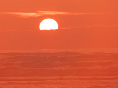 Sunrise over Atlantic ocean at Hugenot Park
